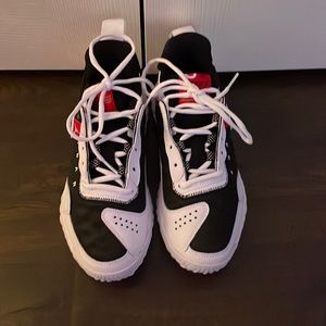 Jordan kids delta 2 color: Black/University red/Off-noir/White